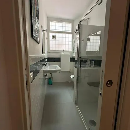 Caracalla Two Bedroom شقة